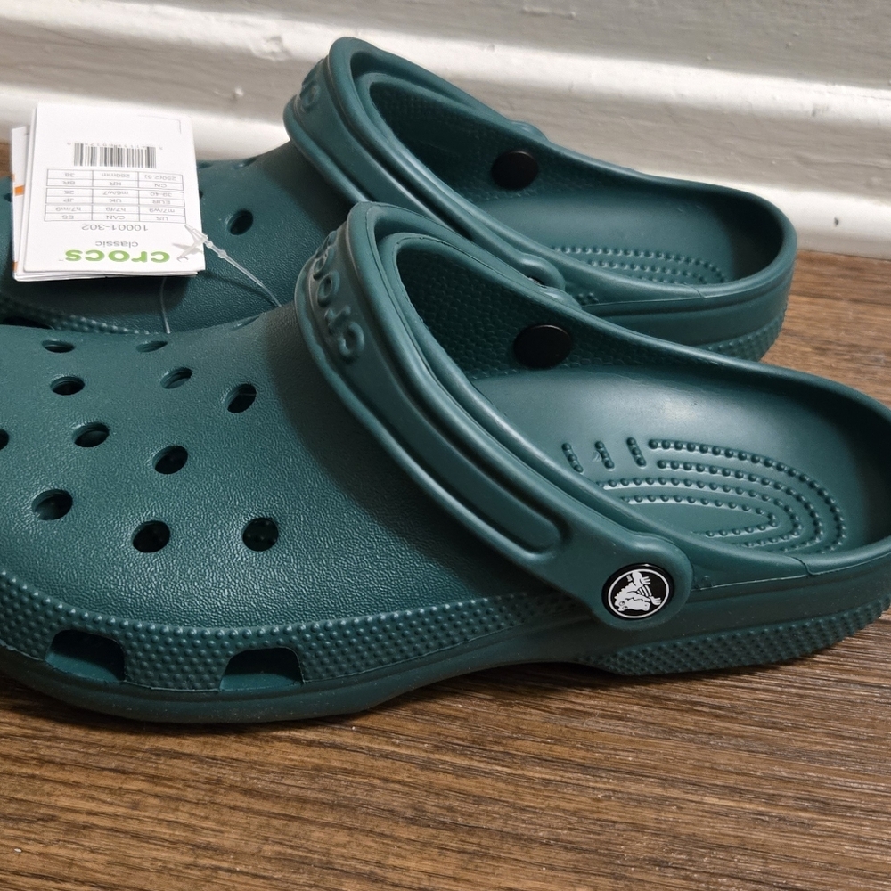 NWT Classic Crocs Green Women's 9 Men's 7 - Picture 3 of 5
